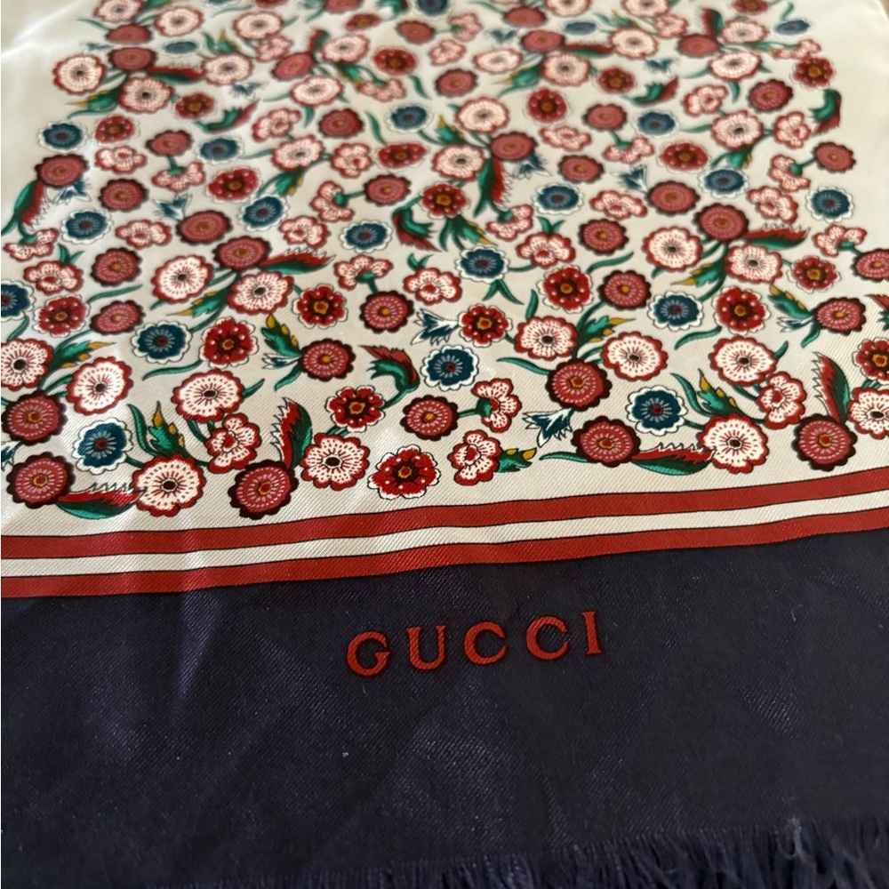 Gucci Floral Print Scarf - Red, Green, Cream